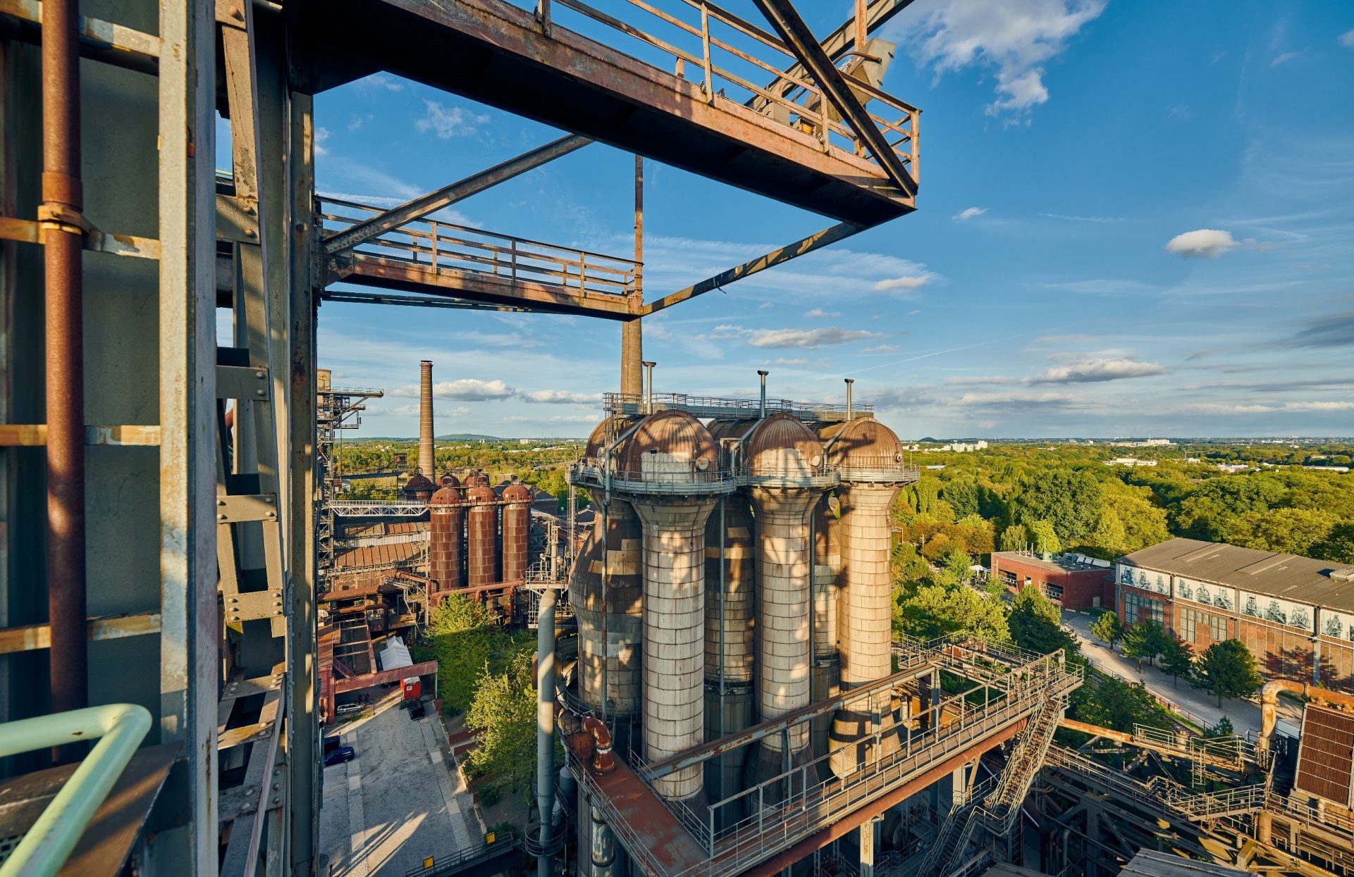 German Industry Stagnation Persists Despite Export Uptick